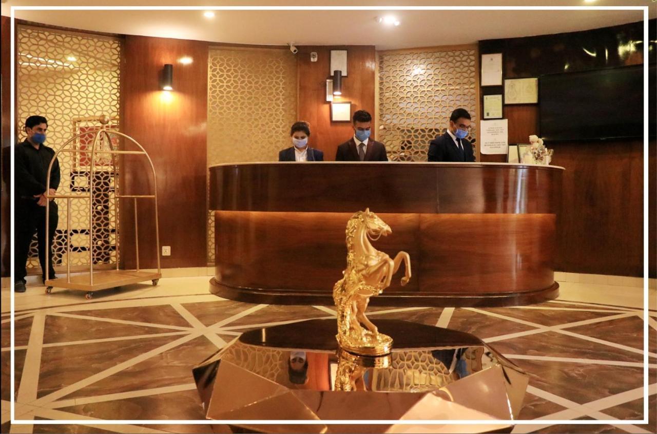 Hilton Suites Lahore Exteriör bild