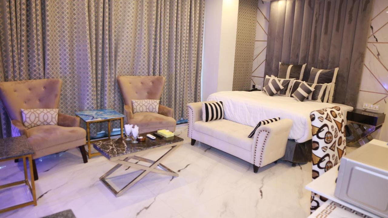 Hilton Suites Lahore Exteriör bild