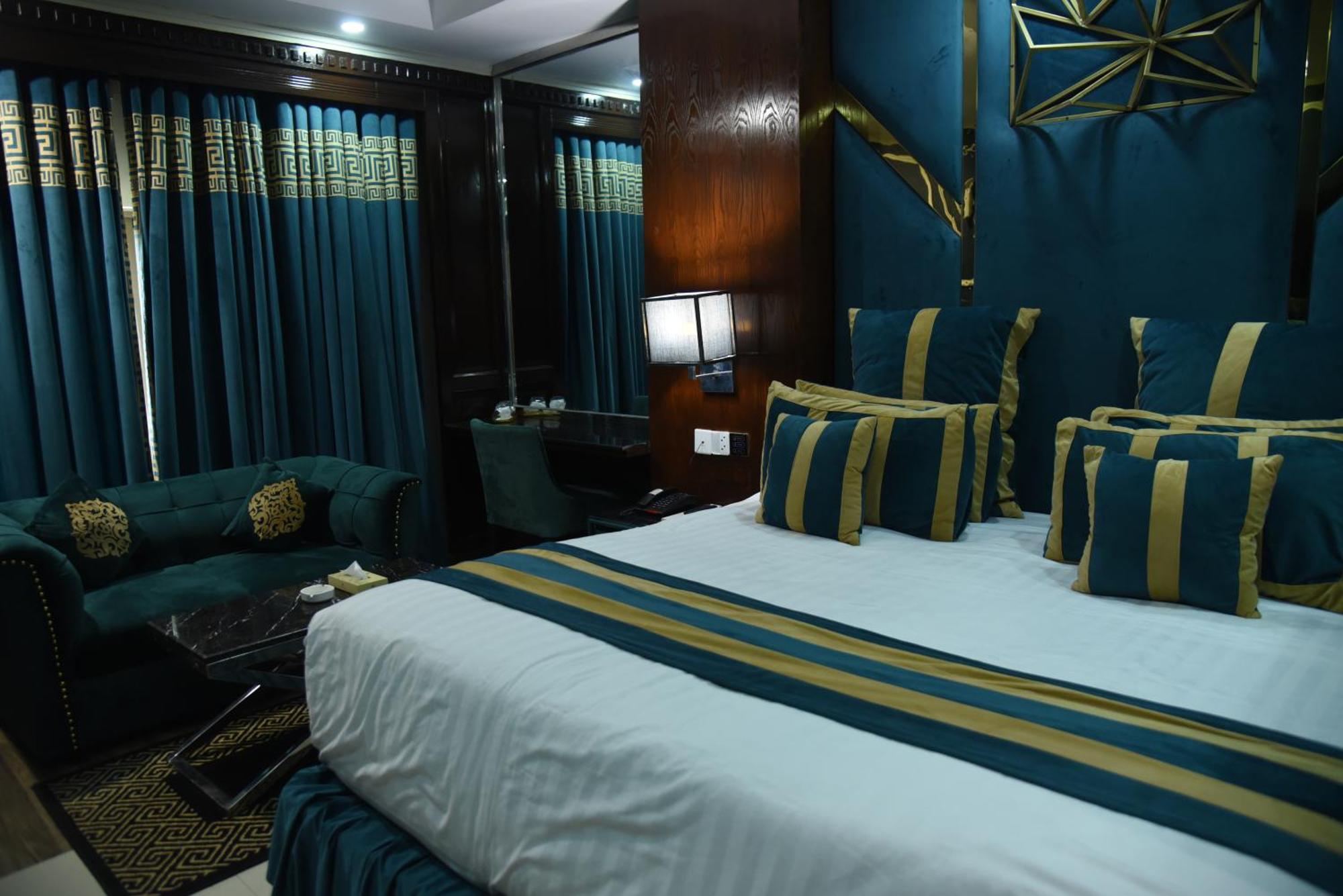 Hilton Suites Lahore Exteriör bild