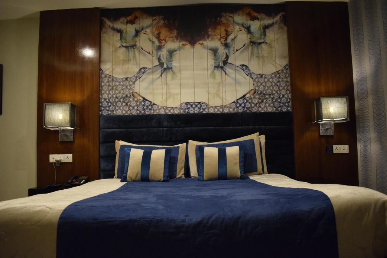 Hilton Suites Lahore Exteriör bild
