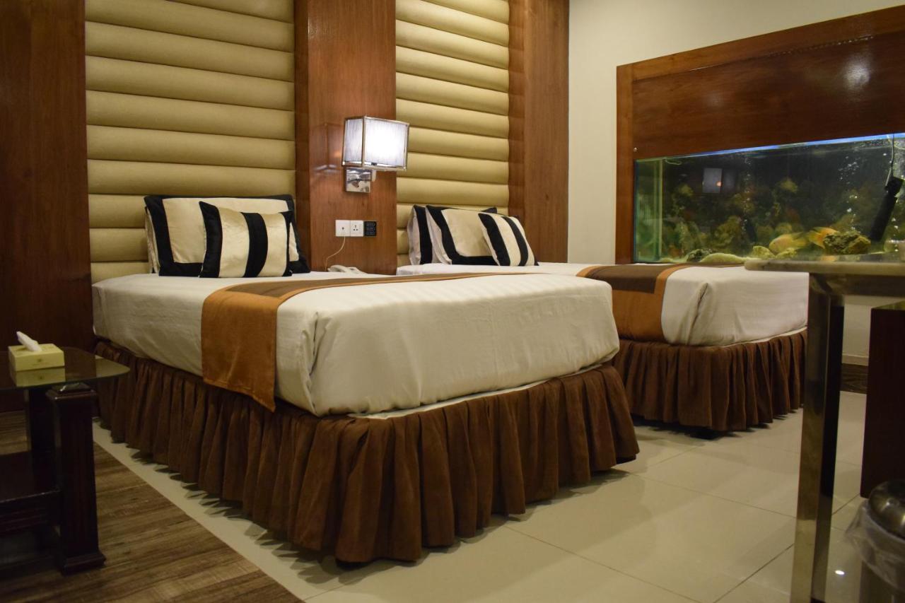 Hilton Suites Lahore Exteriör bild