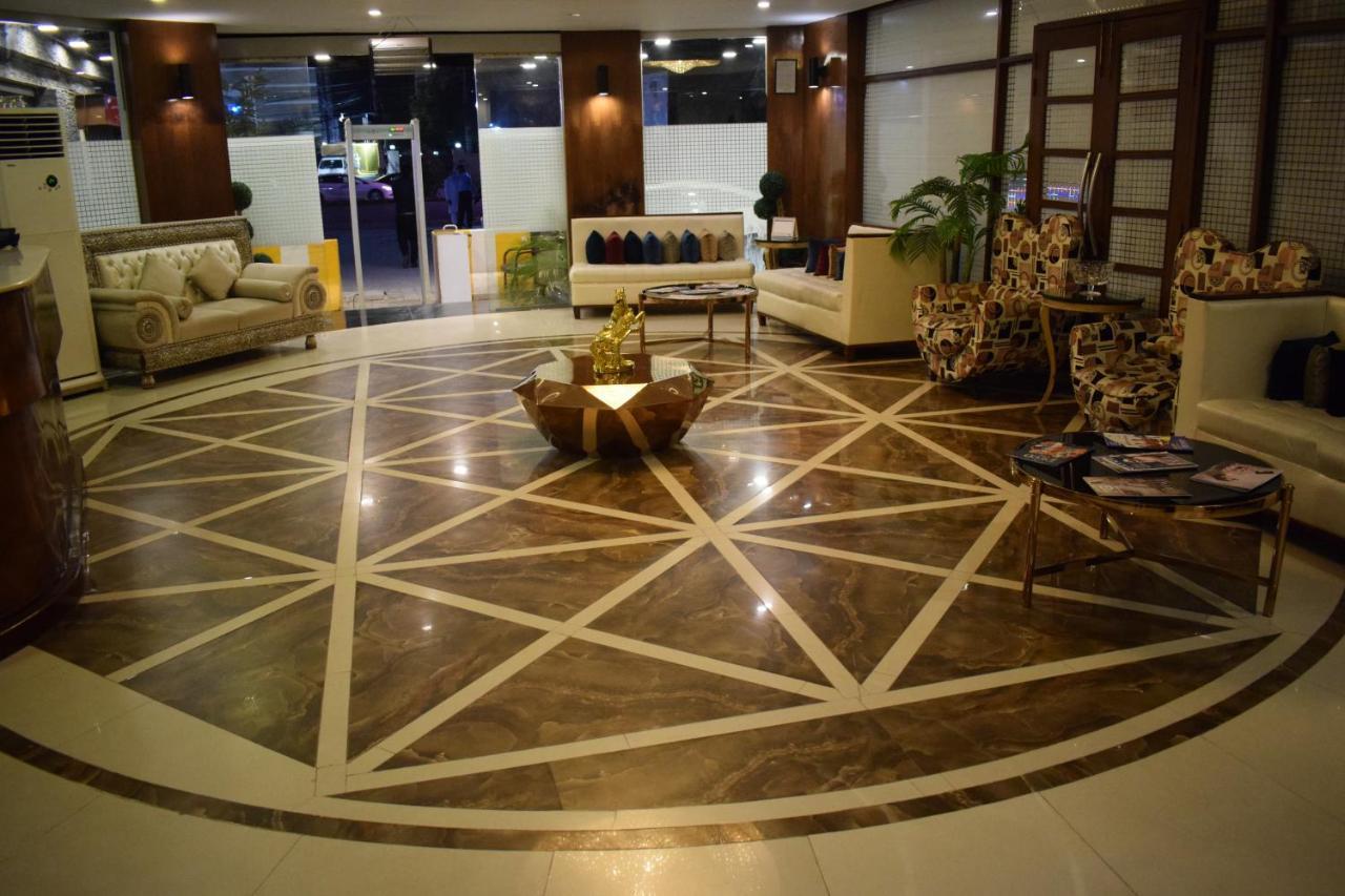 Hilton Suites Lahore Exteriör bild