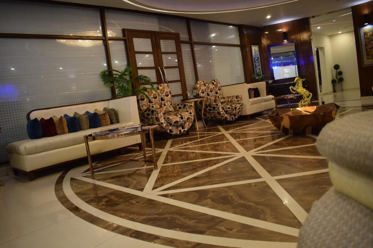 Hilton Suites Lahore Exteriör bild